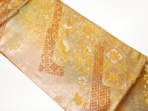 引箔斜め横段に花唐草・鳥・古典柄模様織出し名古屋帯